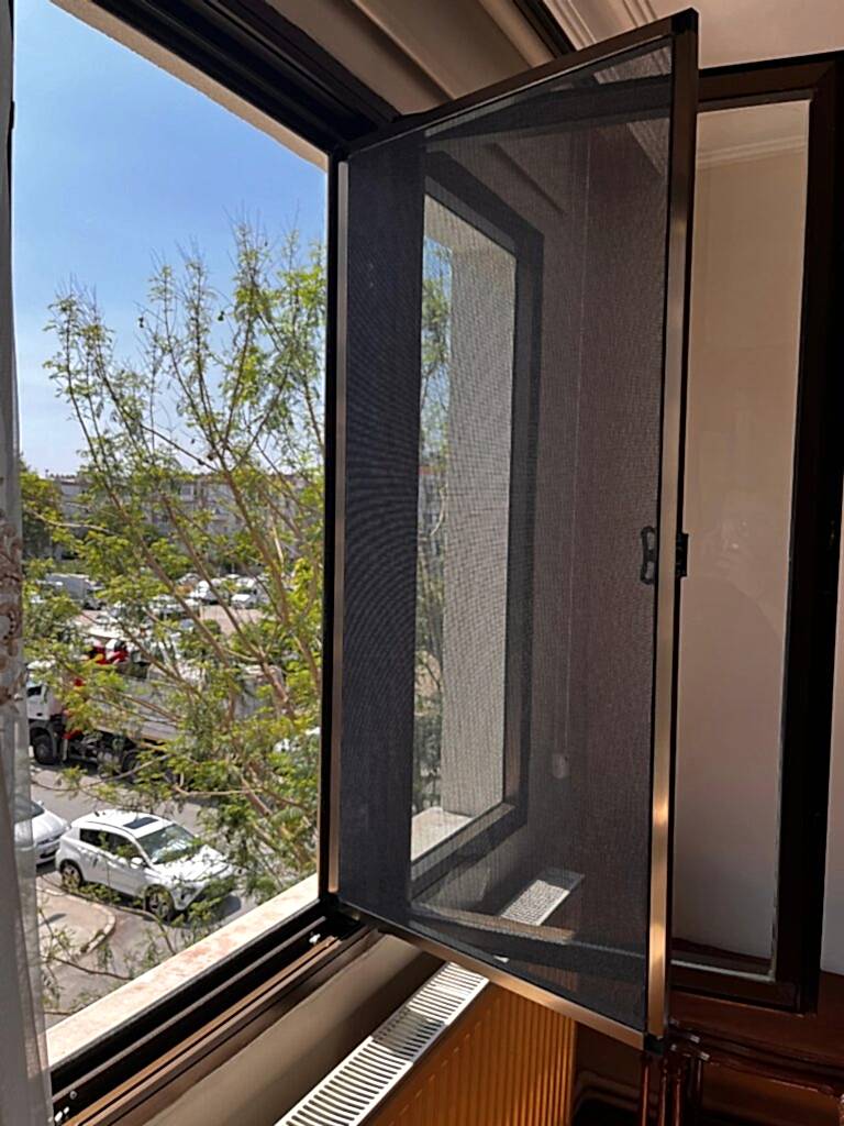 İzmir Sineklik Meneteşeli Sineklik İçe Açılır Sineklik